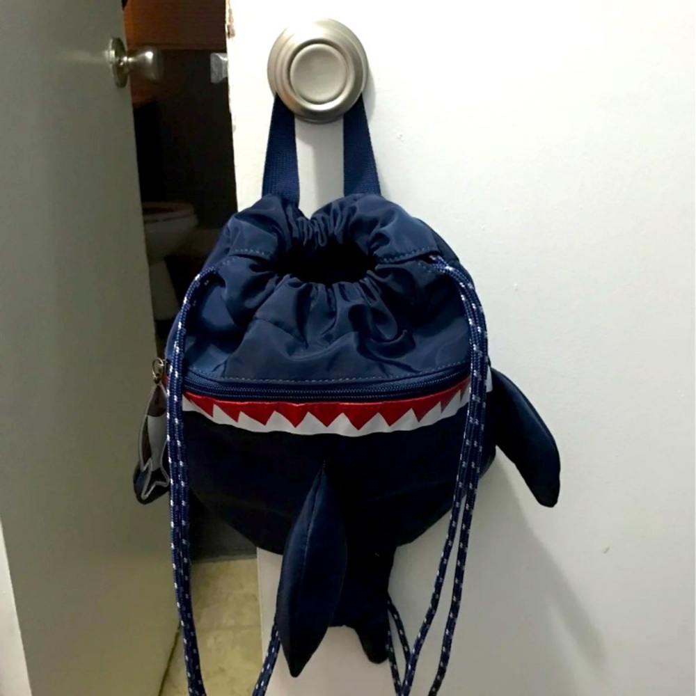 Kids drawstring shark bag